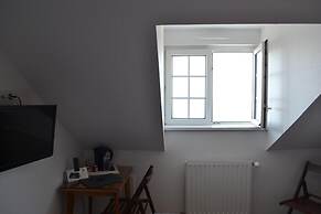 Hotel De La Porte Saint Pierre