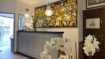 Hotel De La Porte Saint Pierre