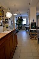 Hotel De La Porte Saint Pierre