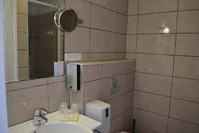 Hotel De La Porte Saint Pierre