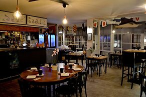 Hotel De La Porte Saint Pierre