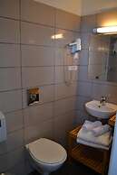 Hotel De La Porte Saint Pierre