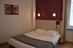 Hotel De La Porte Saint Pierre