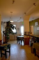 Hotel De La Porte Saint Pierre