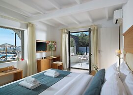 Coriva Beach Hotel