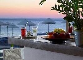 Coriva Beach Hotel