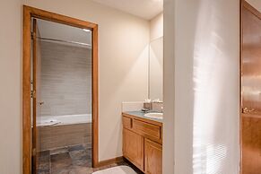 Boulder Brook on Fall River