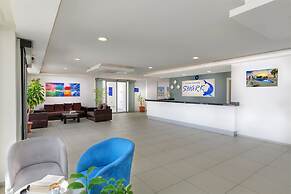 Shark Club Hotel