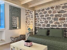 PortaDelMare Deluxe Suites