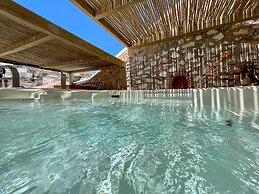 PortaDelMare Deluxe Suites