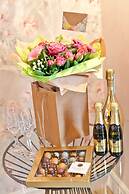 Bowness Bay Suites - Adults only