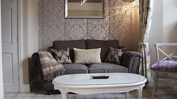 Bowness Bay Suites - Adults only