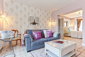 Bowness Bay Suites - Adults only