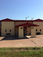 Sportsman Inn and Suites