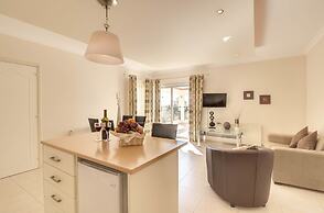 Hill View Restaurant & Apartments