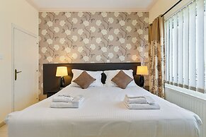 Hill View Restaurant & Apartments