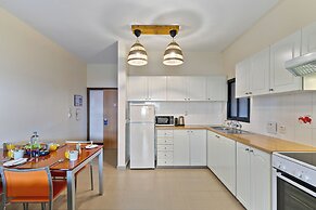 Hill View Restaurant & Apartments