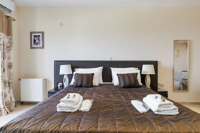 Hill View Restaurant & Apartments