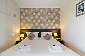 Hill View Restaurant & Apartments