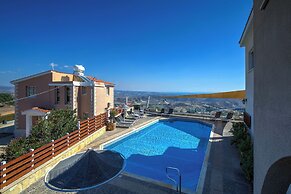 Hill View Restaurant & Apartments