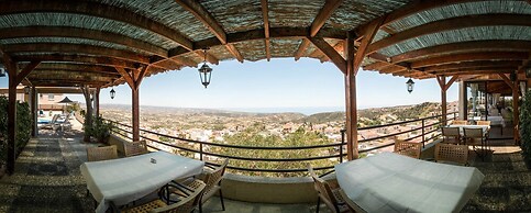 Hill View Restaurant & Apartments