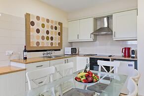 Hill View Restaurant & Apartments