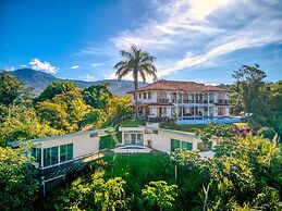 El Castillo Boutique Luxury Hotel