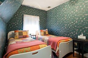 Coolidge Corner Guest House
