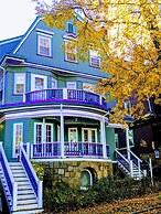 Coolidge Corner Guest House