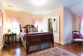 Coolidge Corner Guest House