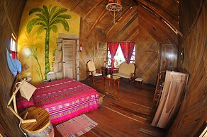 Azuluna Eco-Lodge