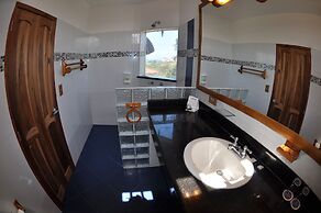 Azuluna Eco-Lodge