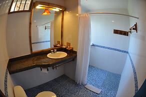 Azuluna Eco-Lodge