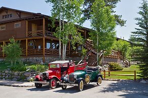 Grand Lake Lodge