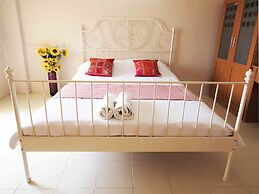 Thanapa Mansion - Hostel