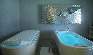 Billionaire Resort & Retreat