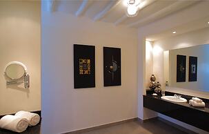 Billionaire Resort & Retreat