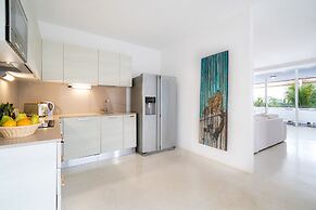 Billionaire Resort & Retreat