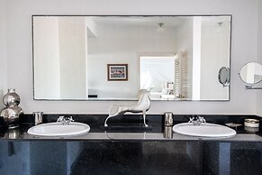 Billionaire Resort & Retreat