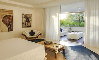 Billionaire Resort & Retreat