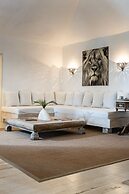 Billionaire Resort & Retreat