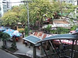 Lodge 61 Bed & Breakfast