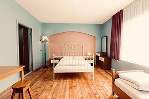 Cheers Midtown Hostel