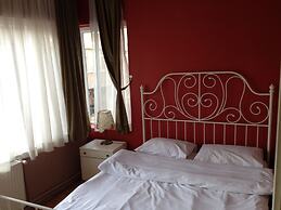 Cheers Midtown Hostel