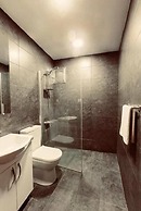 Cheers Midtown Hostel