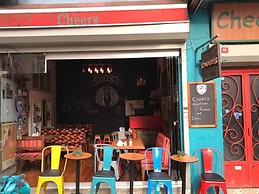 Cheers Midtown Hostel