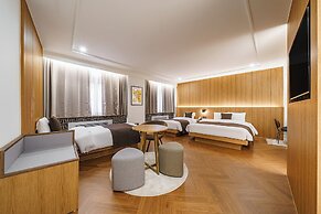 Commodore Hotel Busan