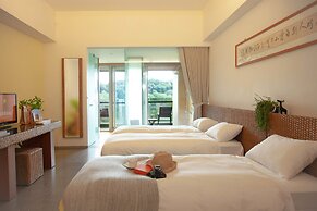 Luminous Hot Spring & Resort