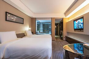 Modern Classic Hotel