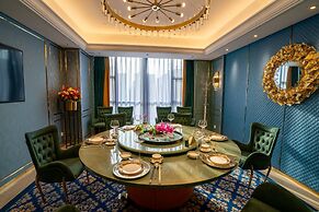 Modern Classic Hotel